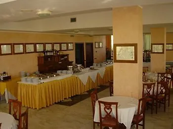 Club Malaspina Hotel